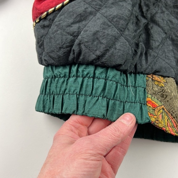 Vintage Nuggets gold  & red windbreaker size large - Picture 9 of 10